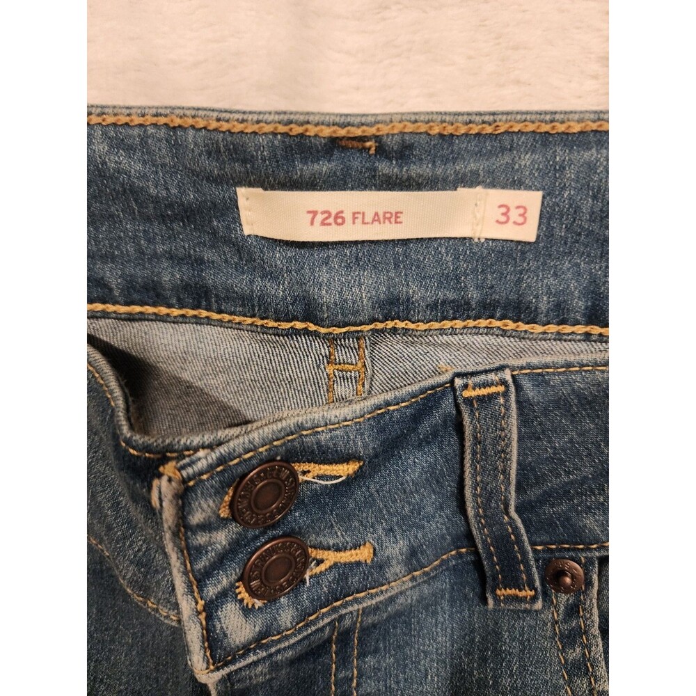 Levis 726 High Rise Flare Jeans Size 33x32 Light Wash Women - Picture 3 of 10